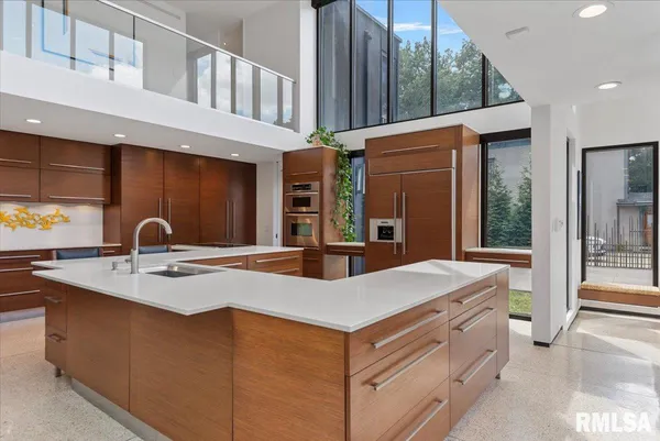 $950,000 | 1111 Williams Boulevard, Springfield, IL 62704