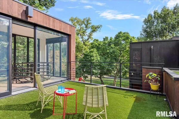 $950,000 | 1111 Williams Boulevard, Springfield, IL 62704