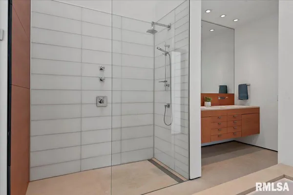 $950,000 | 1111 Williams Boulevard, Springfield, IL 62704