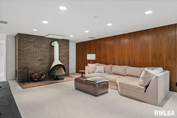 $950,000 | 1111 Williams Boulevard, Springfield, IL 62704