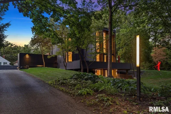 $950,000 | 1111 Williams Boulevard, Springfield, IL 62704