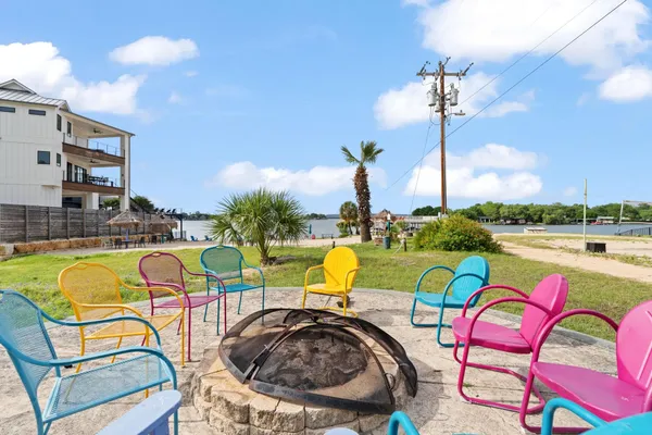 $275,000 | 604 Highcrest Drive, Unit 322, Granite Shoals, TX 78654