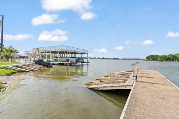 $275,000 | 604 Highcrest Drive, Unit 322, Granite Shoals, TX 78654