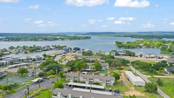 $275,000 | 604 Highcrest Drive, Unit 322, Granite Shoals, TX 78654