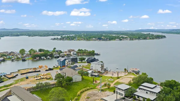 $275,000 | 604 Highcrest Drive, Unit 322, Granite Shoals, TX 78654