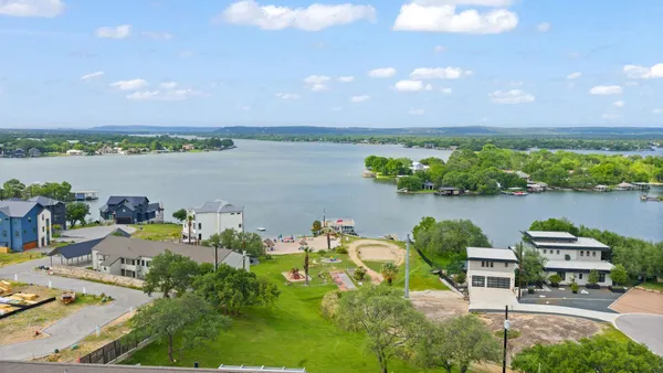 $275,000 | 604 Highcrest Drive, Unit 322, Granite Shoals, TX 78654