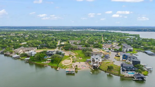 $275,000 | 604 Highcrest Drive, Unit 322, Granite Shoals, TX 78654