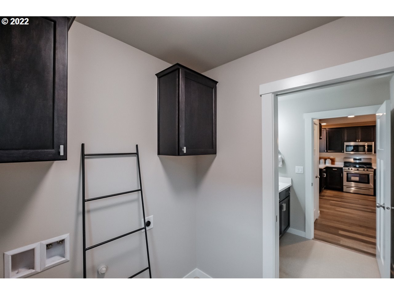 1658 Southwest Ellis Street Dallas, OR 97338 - Photo 13 of 32 Gallery Image 13