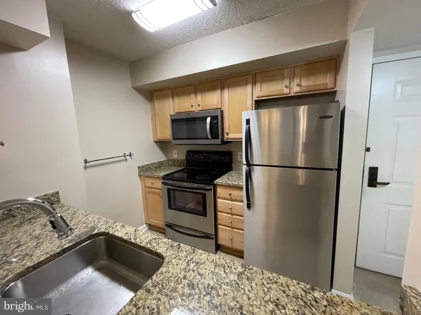 $2,275 | 1024 North Utah Street, Unit 523, Arlington, VA 22201