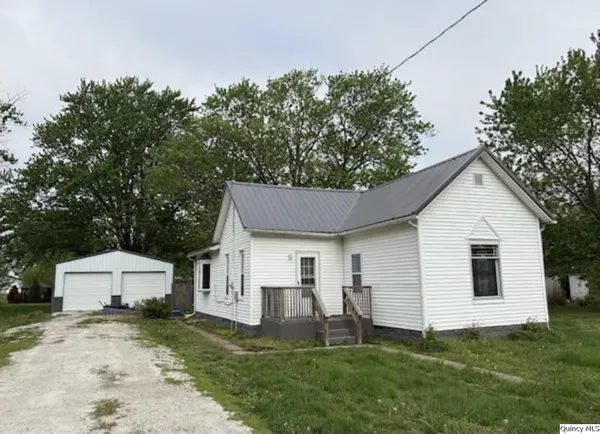 $79,900 | 411 West 4th Street, Golden, IL 62339