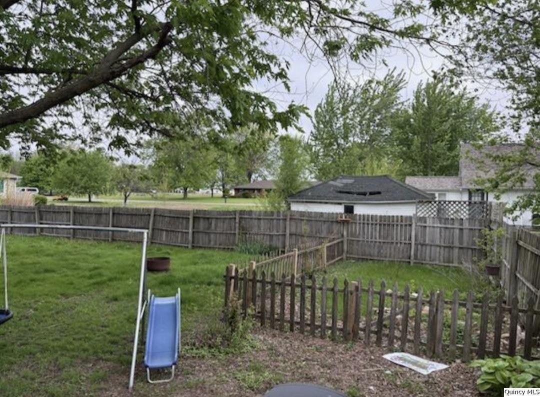 411 West 4th Street Golden, IL 62339 - Photo 12 of 12