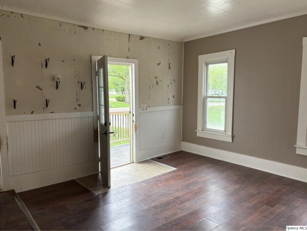 411 West 4th Street Golden, IL 62339 - Photo 2 of 12