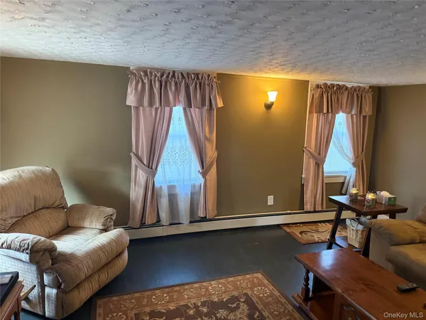 $1,500 | 6 Glenmere Avenue, Unit 4, Florida, NY 10921