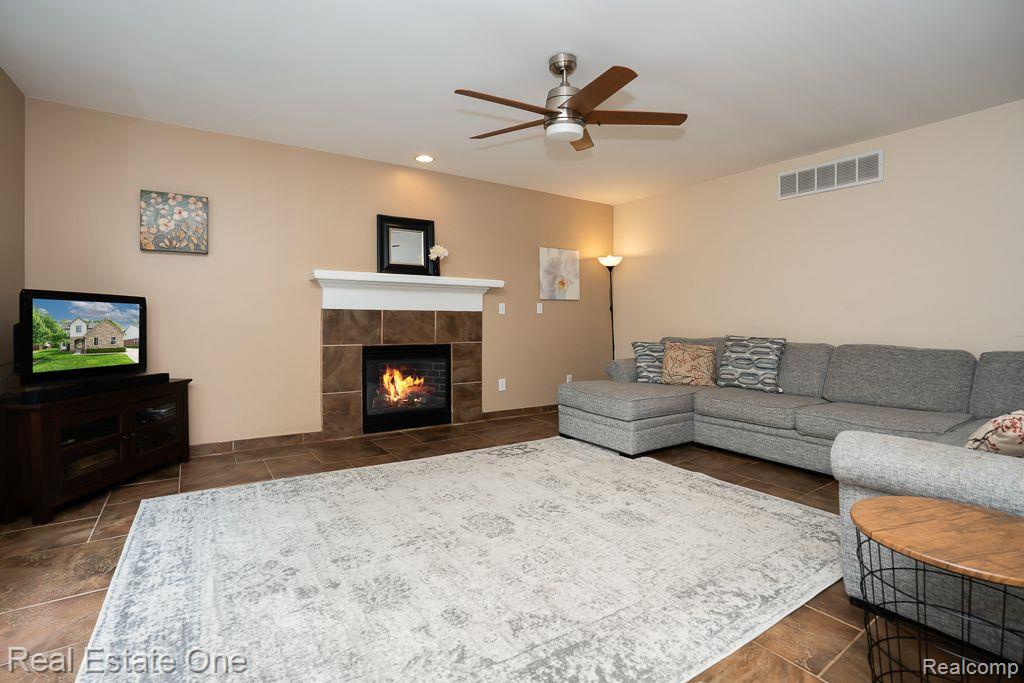 2817 Long Meadow Lane Rochester Hills, MI 48307 - Photo 19 of 57