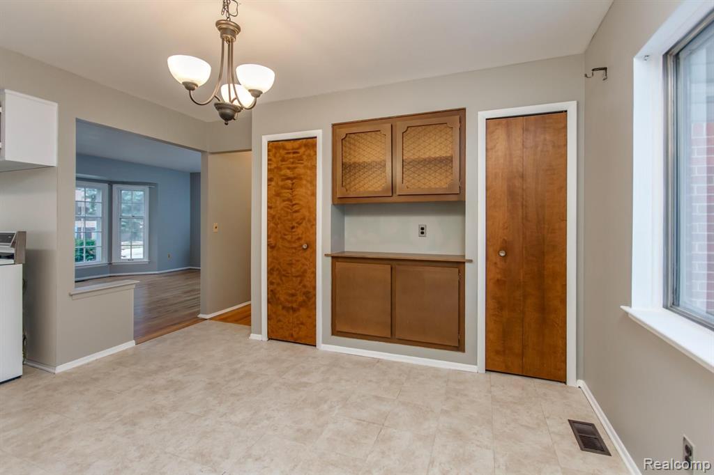 8124 Ritter Street Center Line, MI 48015 - Photo 9 of 21