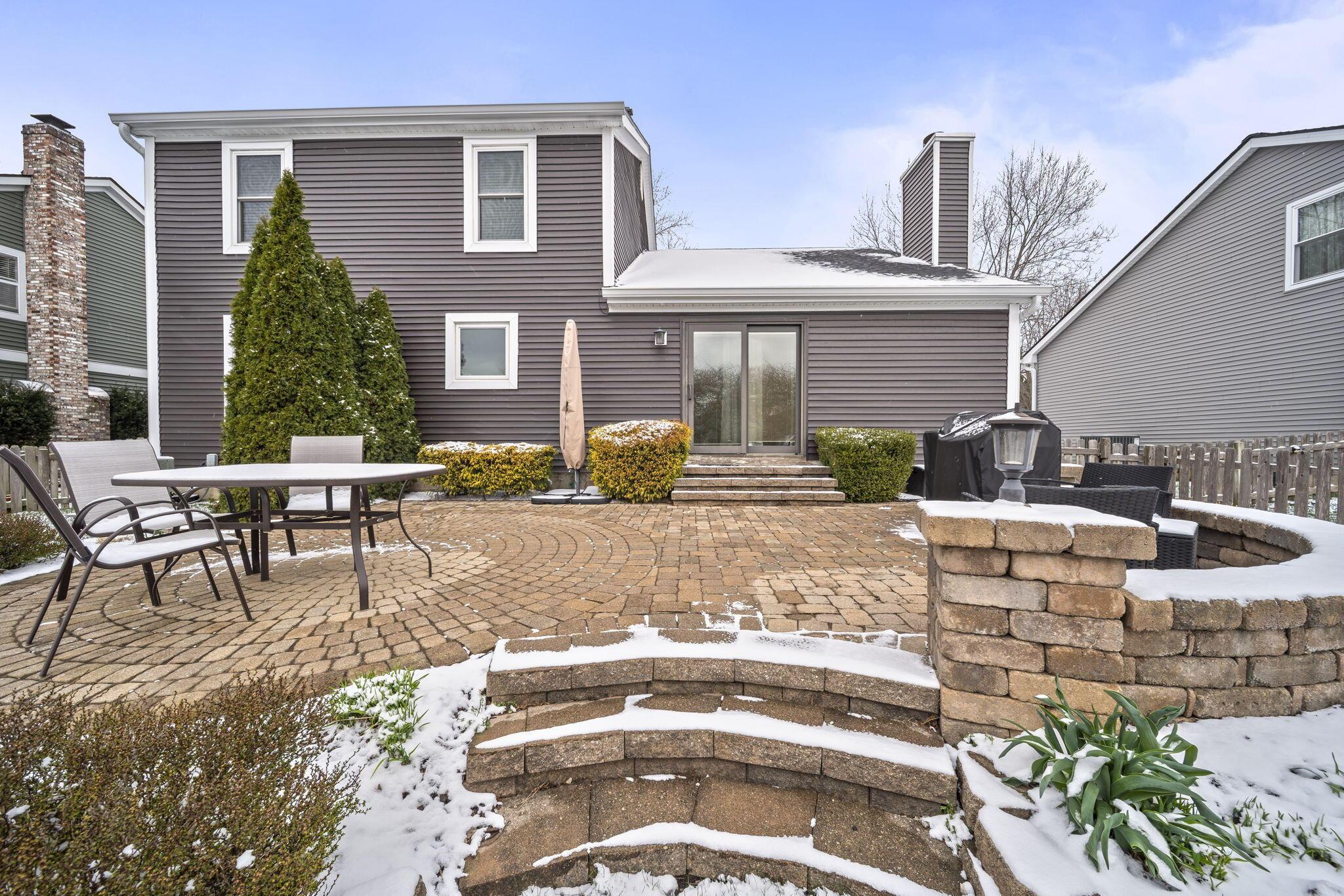 107 Ravine Road Powell, OH 43065 - Photo 37 of 52 Newer paver patio