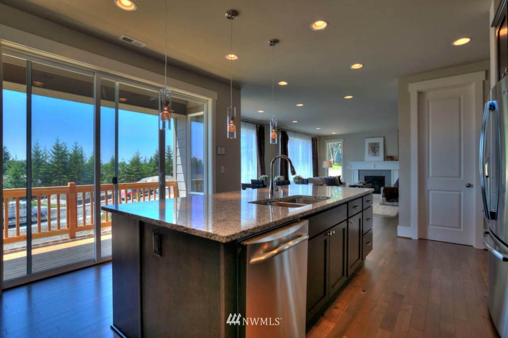 625 Graham Avenue Northeast Renton, WA 98059 - Photo 5 of 24 Gallery Image 5