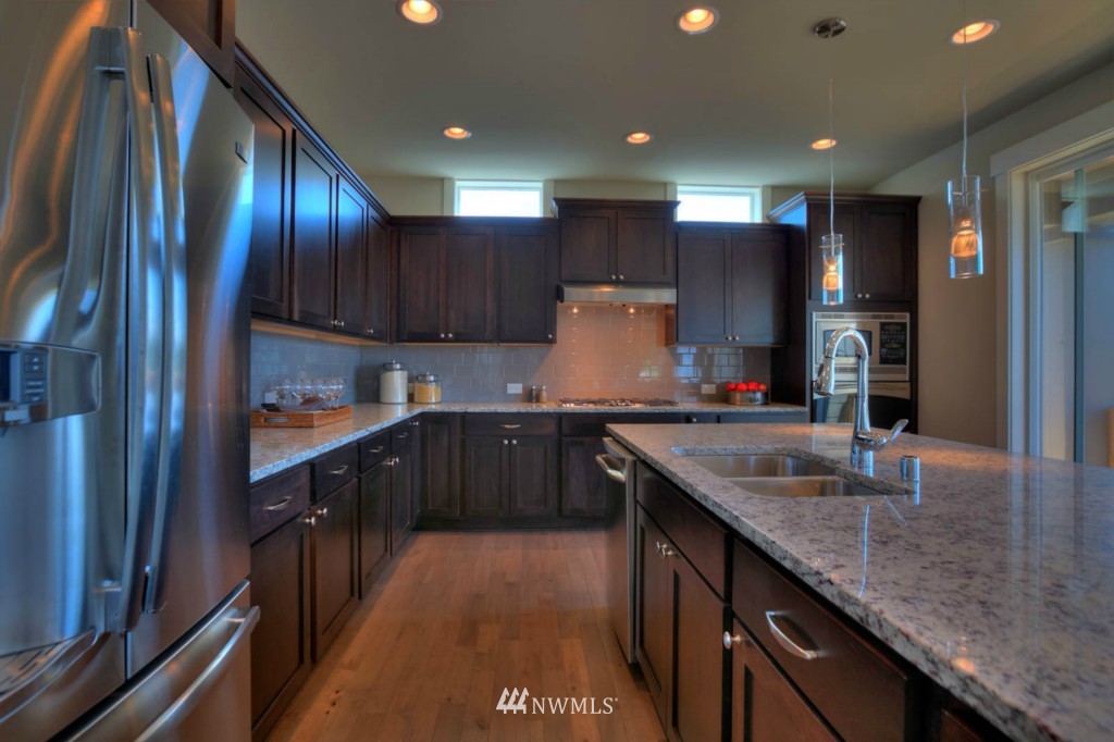 625 Graham Avenue Northeast Renton, WA 98059 - Photo 7 of 24 Gallery Image 7