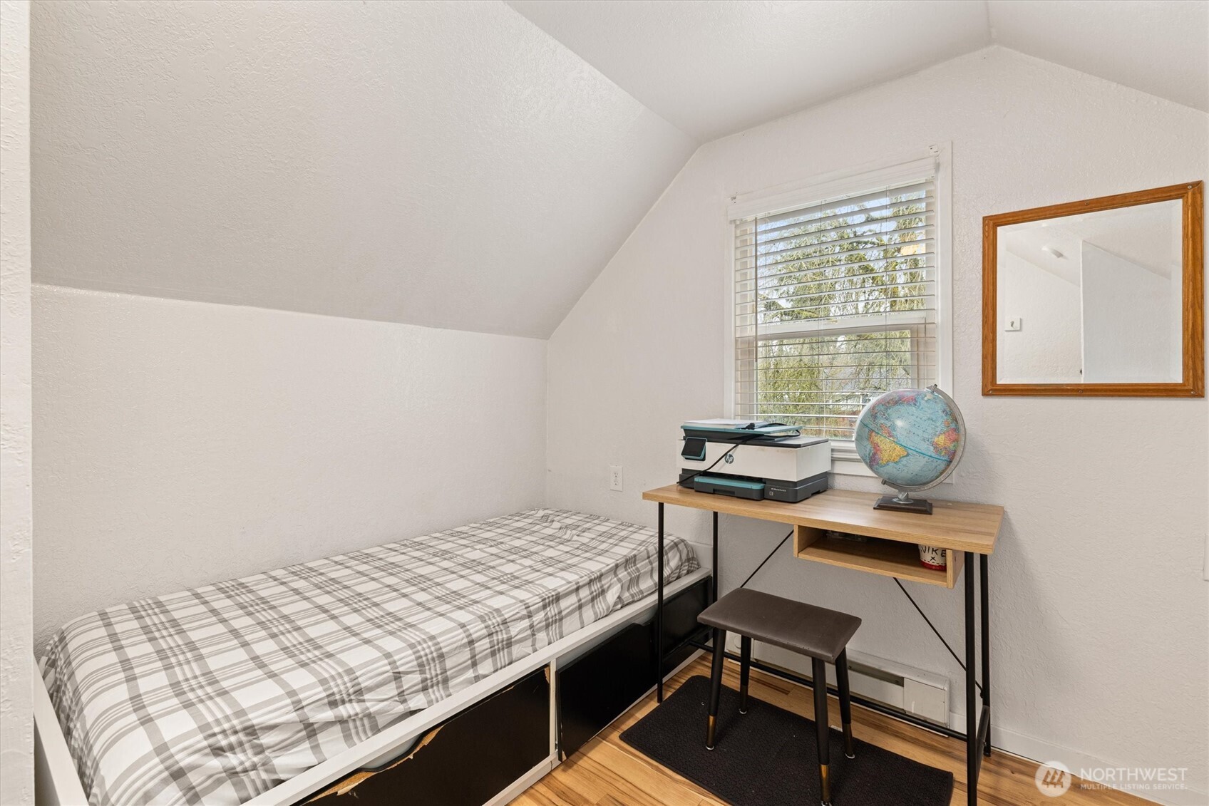 12067 Renton Avenue South Seattle, WA 98178 - Photo 20 of 34