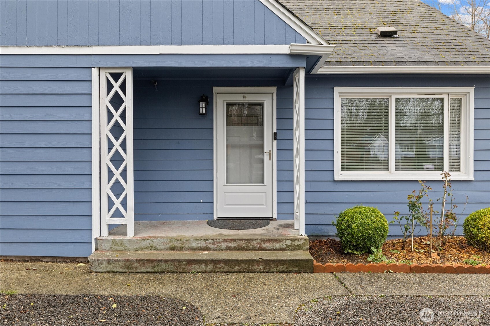 12067 Renton Avenue South Seattle, WA 98178 - Photo 2 of 34