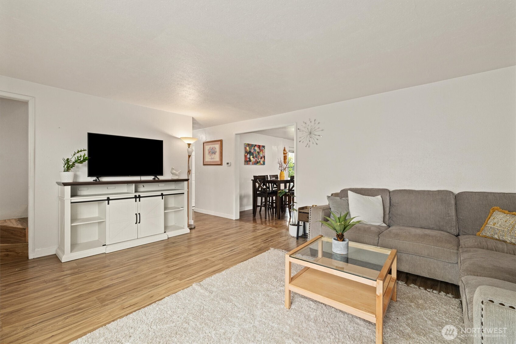 12067 Renton Avenue South Seattle, WA 98178 - Photo 5 of 34