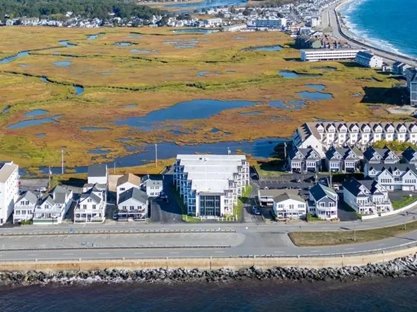 $479,000 | 493 Ocean Boulevard, Unit 2, Hampton, NH 03842