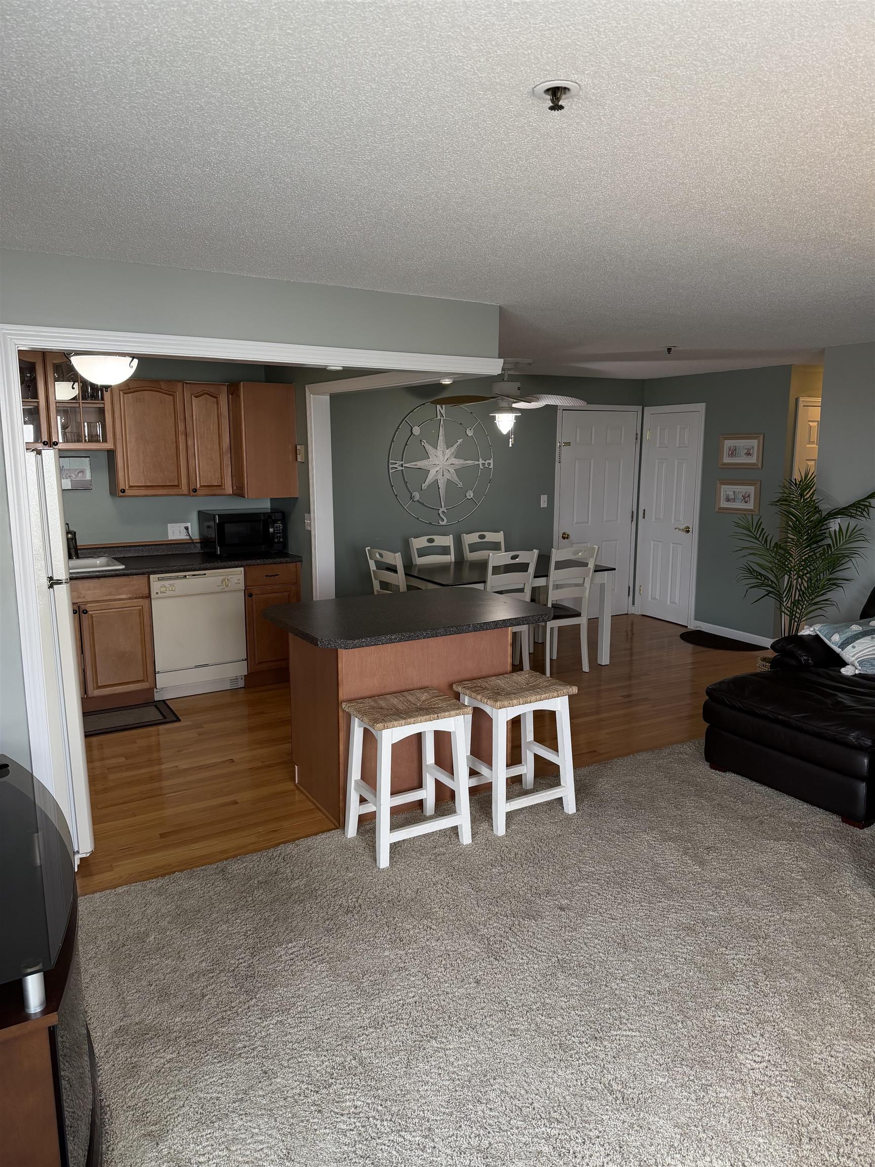 493 Ocean Boulevard, Unit 2 Hampton, NH 03842 - Photo 4 of 20