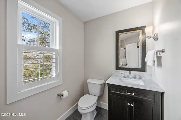 $1,249,000 | 386 Little Acre Lane, Bath, NC 27808