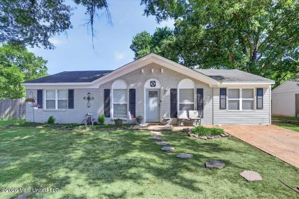 $215,000 | 2950 Briarwood Drive, Horn Lake, MS 38637