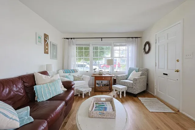 $5,800 | 417 5th Street, Coronado, CA 92118