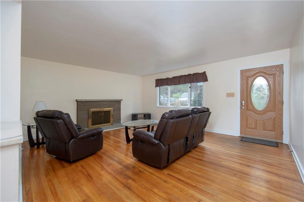 494 Springdale Road Eighty Four, PA 15330 - Photo 4 of 25