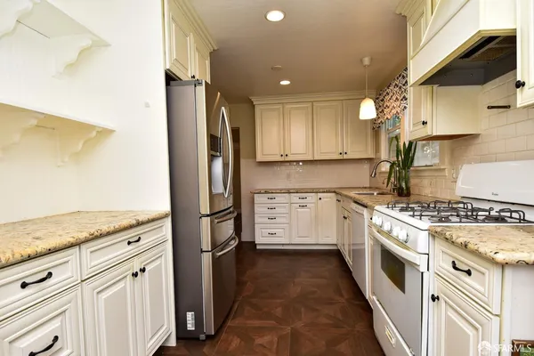 $3,395 | 652 65th Street, Oakland, CA 94609