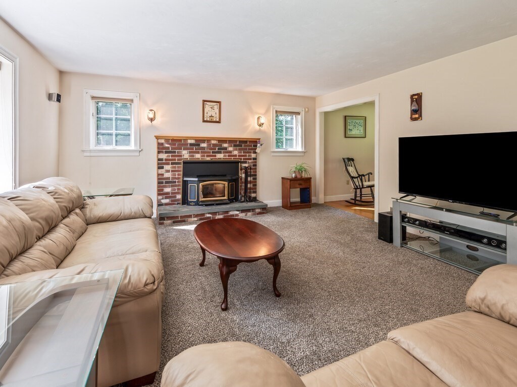 9 Tower Hill Road Oxford, MA 01540 - Photo 12 of 40 Gallery Image 12