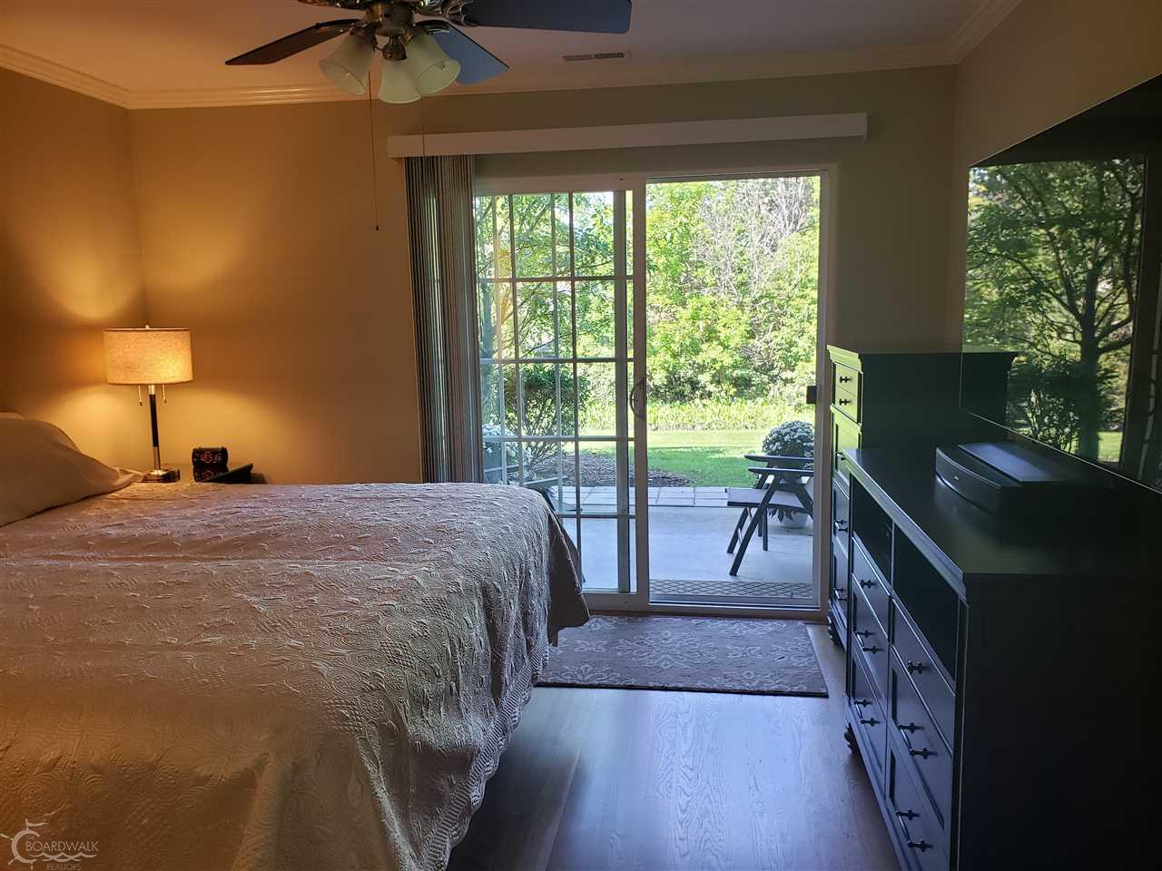 33552 Utica Road Fraser, MI 48026 - Photo 24 of 43 50014726-23.JPG