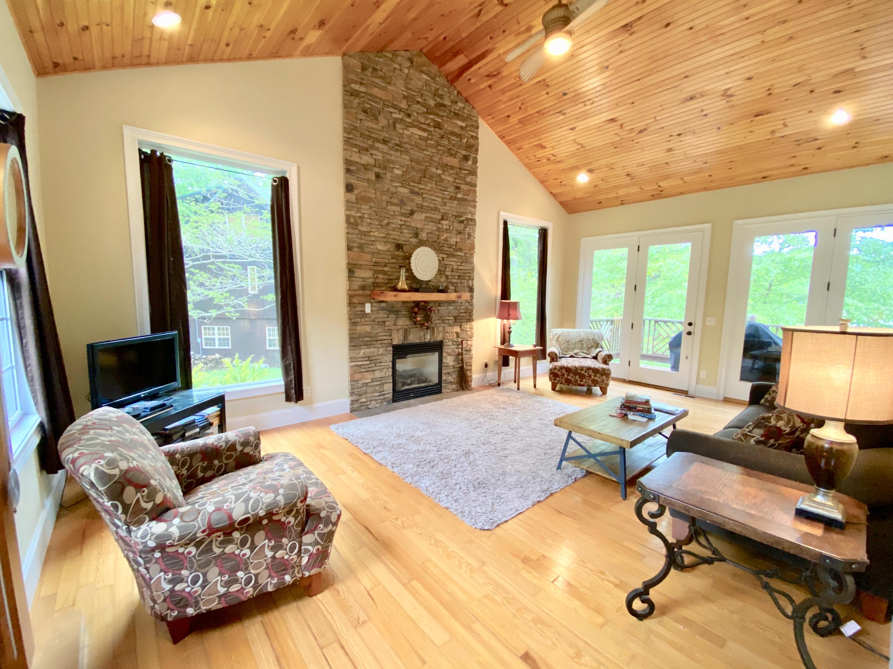127 Trails End Sharps Chapel, TN 37866 - Photo 4 of 21 Living Room