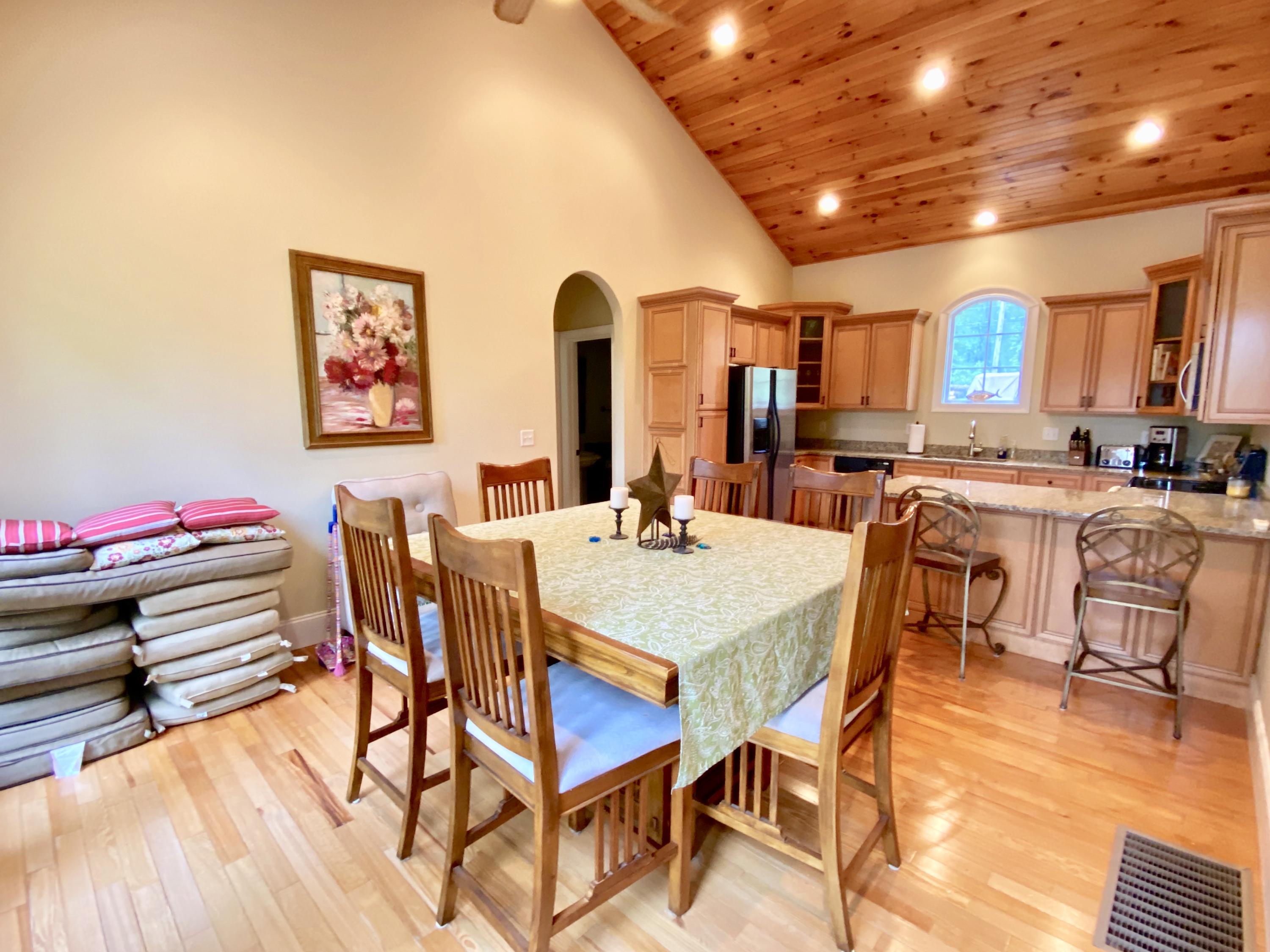 127 Trails End Sharps Chapel, TN 37866 - Photo 5 of 21 Eat in Kitchen