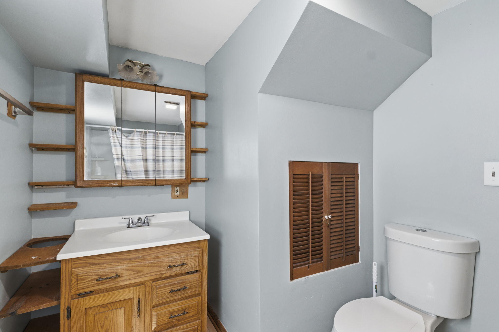 28711 Silver Lake Road Salem Lakes, WI 53168 - Photo 16 of 38 Main level bath