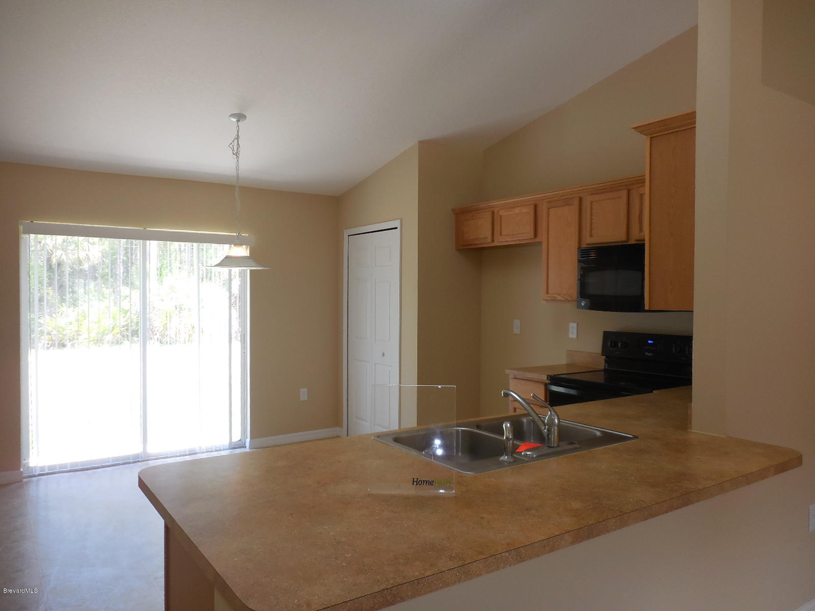 455 Wayland Road Southwest Palm Bay, FL 32908 - Photo 6 of 16 breakfast bar