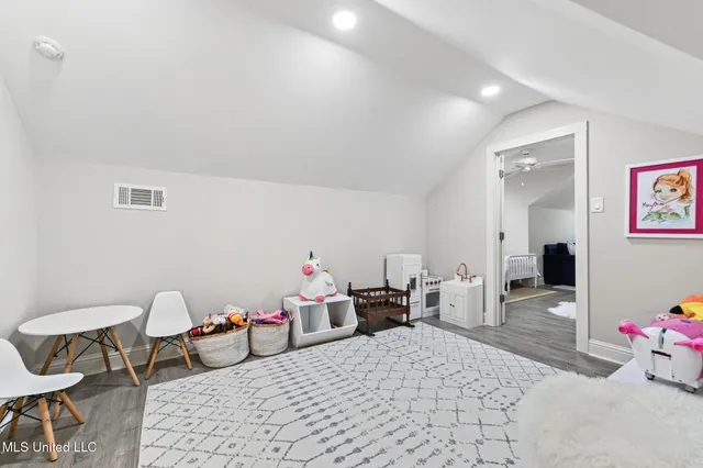 $4,950 | 4 Mulberry Place, Ocean Springs, MS 39564