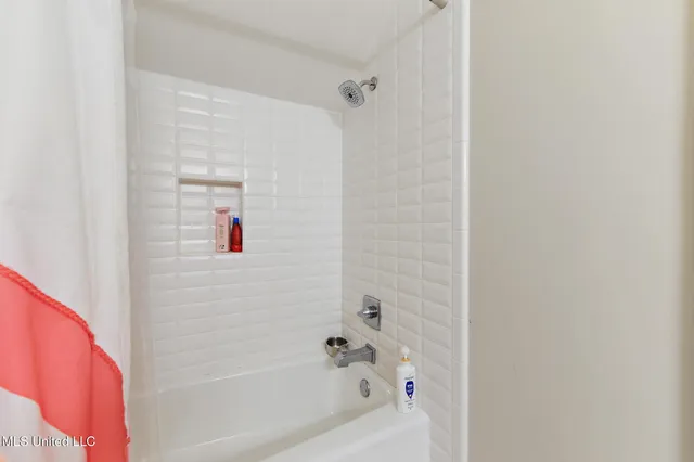 $4,950 | 4 Mulberry Place, Ocean Springs, MS 39564