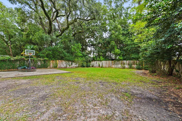 $4,950 | 4 Mulberry Place, Ocean Springs, MS 39564