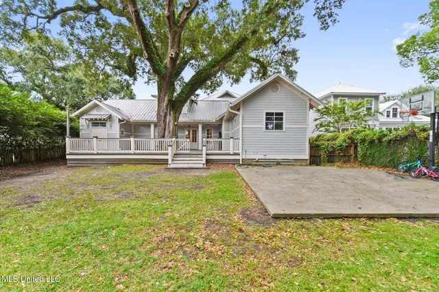 $4,950 | 4 Mulberry Place, Ocean Springs, MS 39564