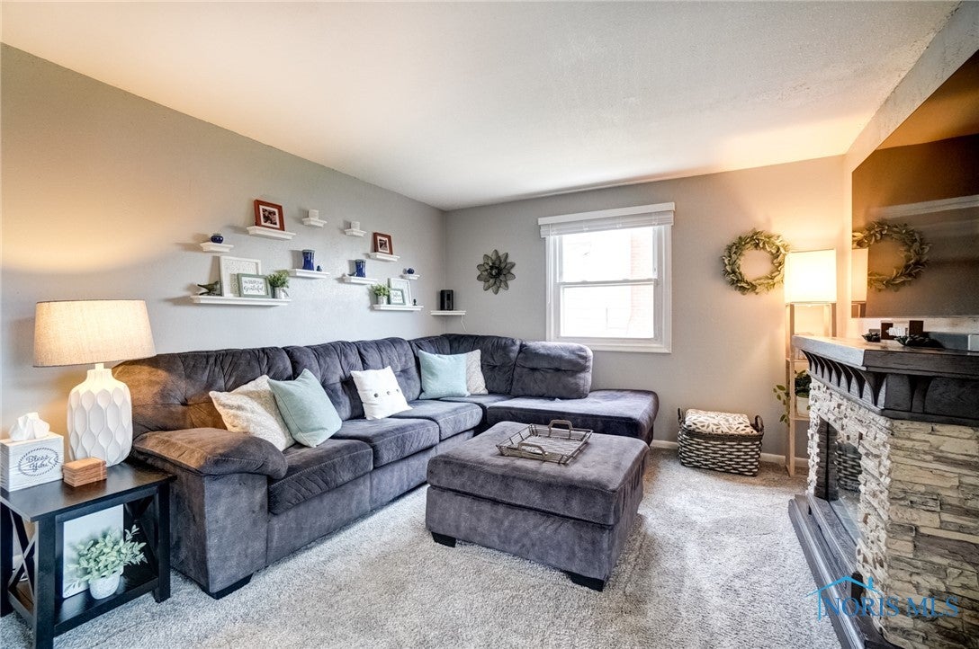 1105 Farmington Road Maumee, OH 43537 - Photo 17 of 47 Gallery Image 17