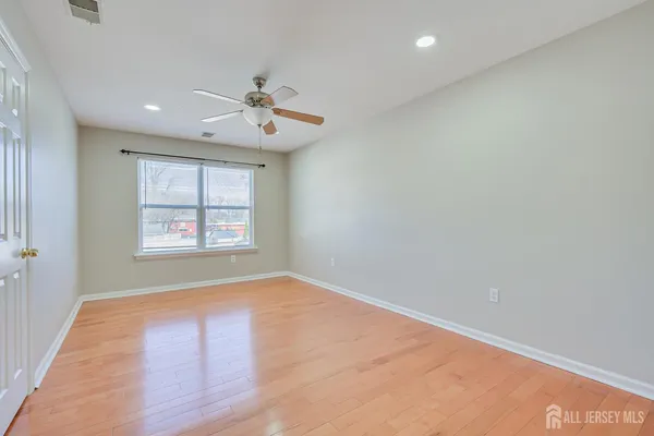 $849,900 | 17 Idlewild Road, Edison, NJ 08817