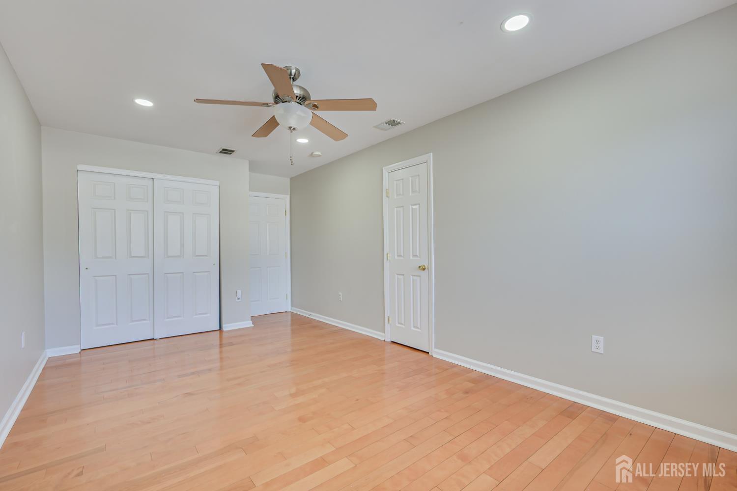 17 Idlewild Road Edison, NJ 08817 - Photo 30 of 36 a view of an empty room