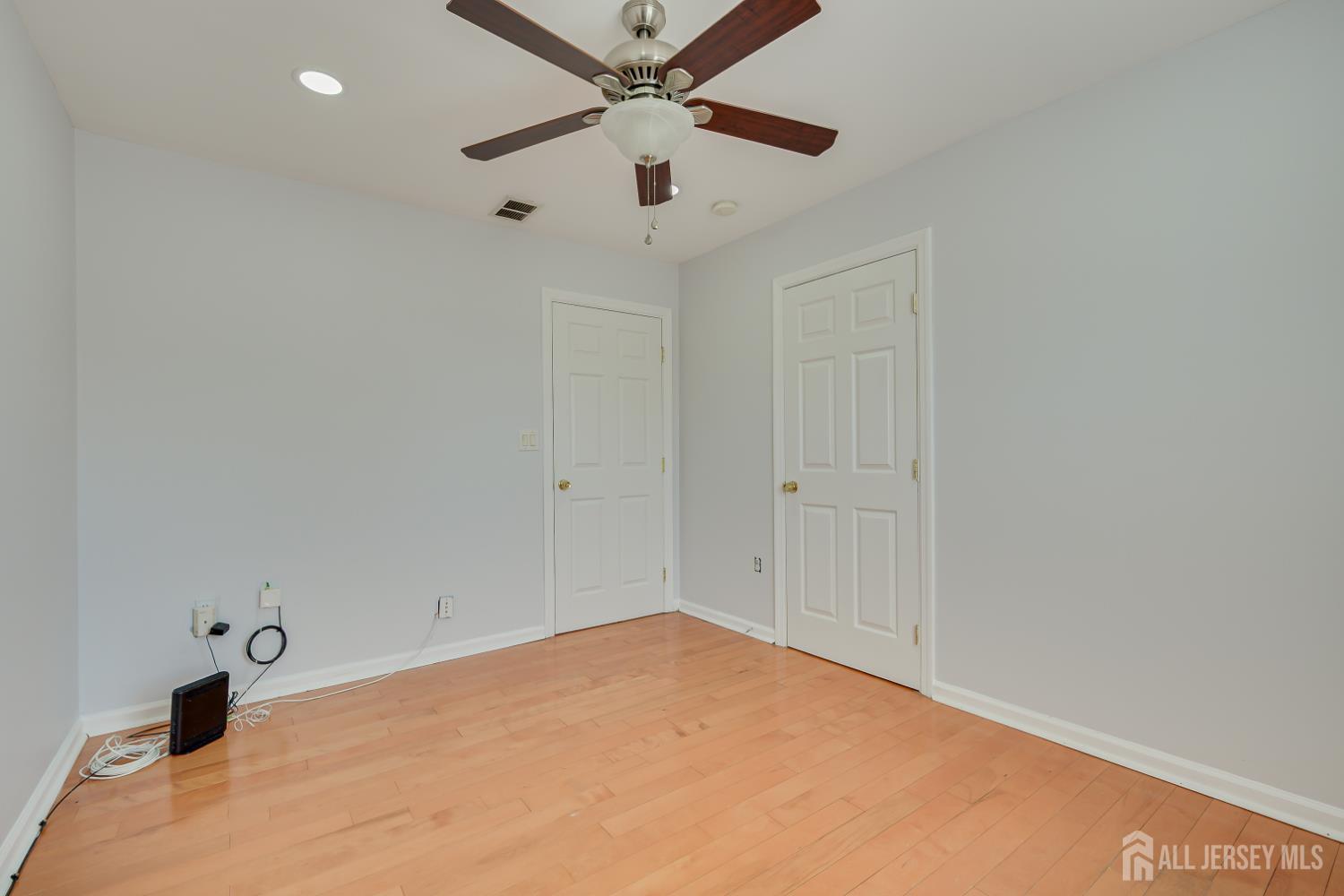 17 Idlewild Road Edison, NJ 08817 - Photo 32 of 36 a view of an empty room