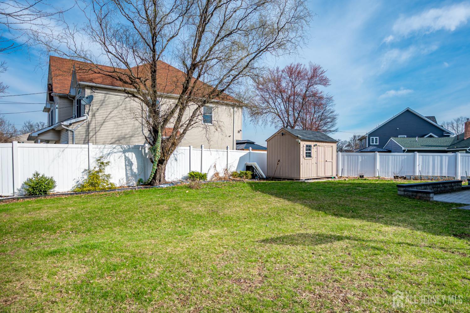 17 Idlewild Road Edison, NJ 08817 - Photo 36 of 36 a house view with a garden space