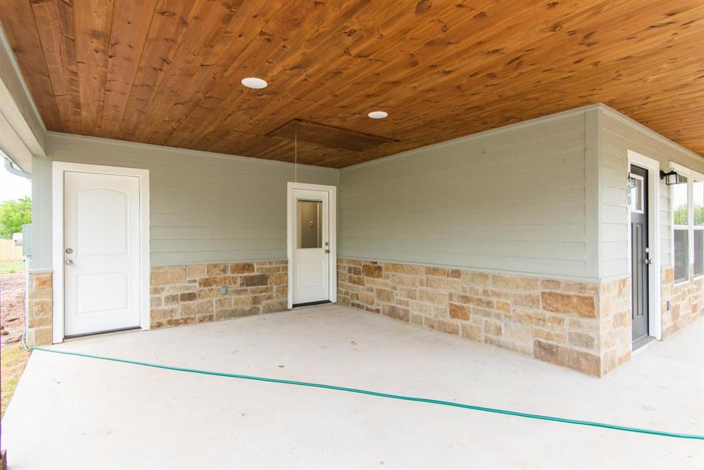 400 Allen Avenue Bonham, TX 75418 - Photo 4 of 14 a view of livingroom with kitchen