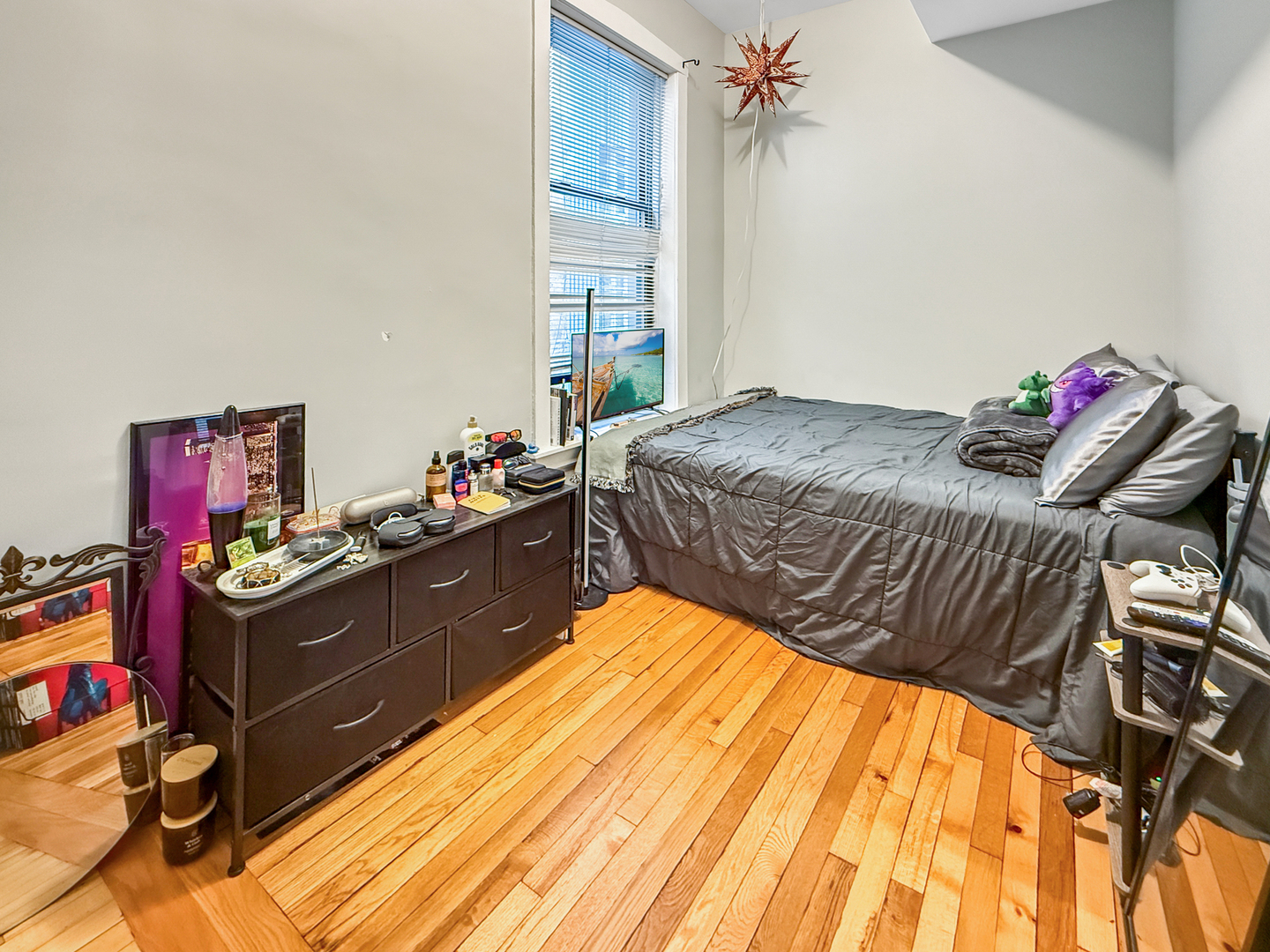 1513 West Addison Street Chicago, IL 60613 - Photo 12 of 33