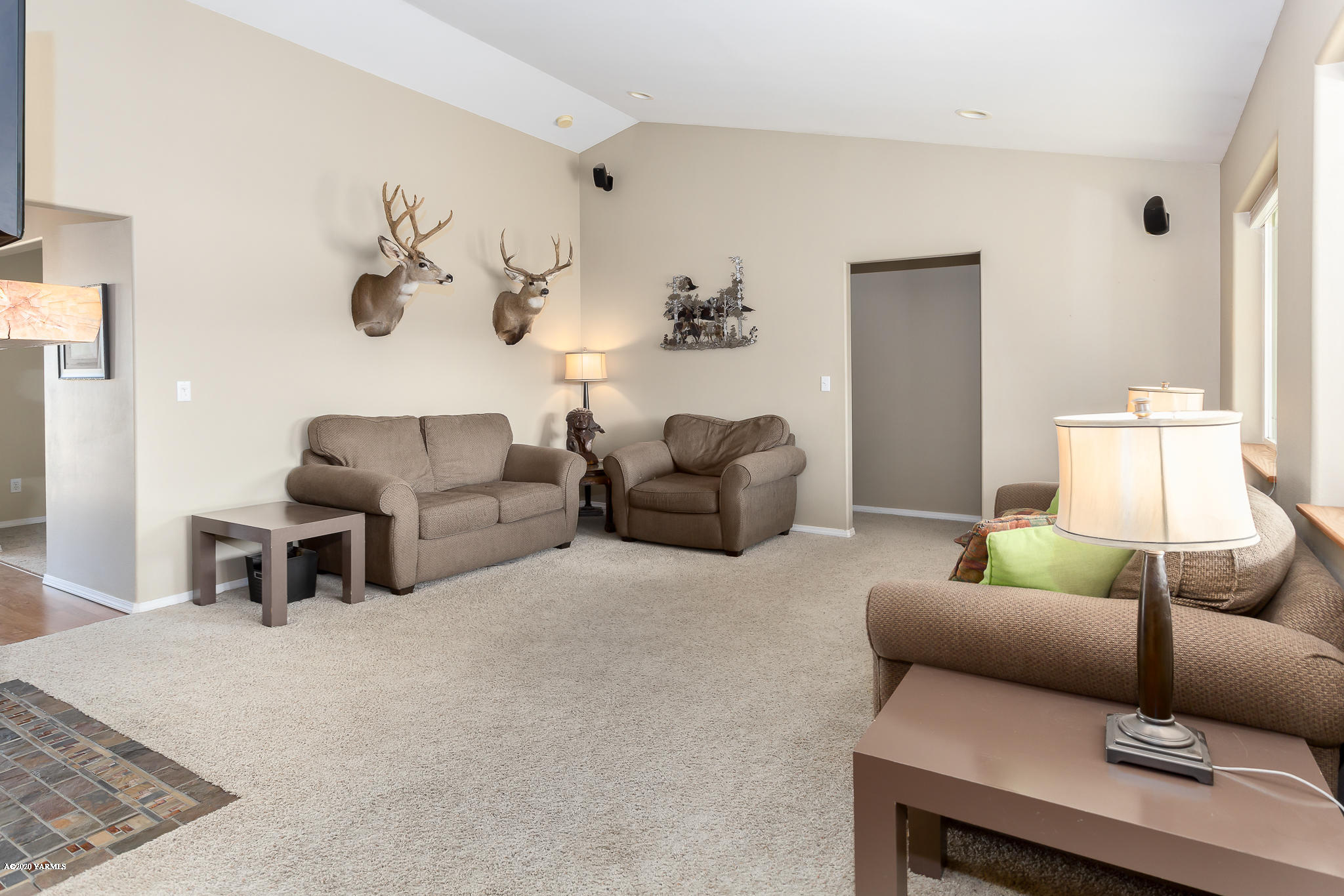 12100 Rutherford Road Yakima, WA 98903 - Photo 22 of 36 a living room with furniture and white walls